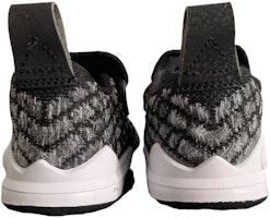 (TD) Nike LeBron 17 'Negro Blanco' BQ5596-002 Shop (TD) Nike LeBron 17 'Negro Blanco' BQ5596-002