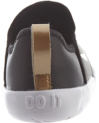(Toddler) Nike Lil' Swoosh Low-Top Running Shoes Black/Gold AQ3114-001 Shop (Toddler) Nike Lil' Swoosh Low-Top Running Shoes Black/Gold AQ3114-001