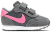 Order (TD) Nike MD Valiant /Roze ''Grijs'' CN8560-011