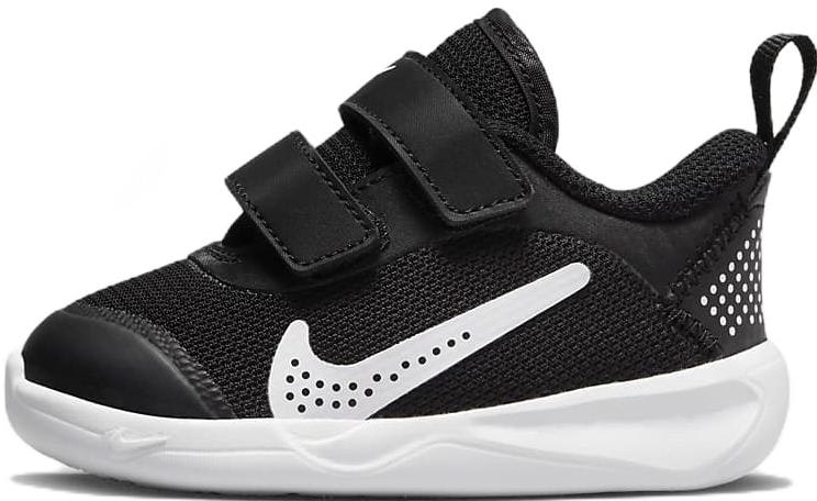 nike-omni-multi-court-black-white-td