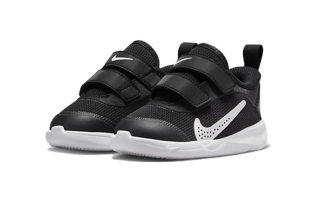 Lookbook (TD) Nike Omni Multi-Court ''Zwart Wit'' DM9028-002