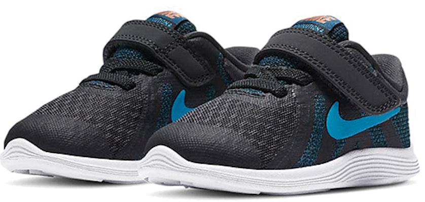(TD) Nike Revolution 4 'Hitam Biru Putih' 943304-016 Lookbook (TD) Nike Revolution 4 'Hitam Biru Putih' 943304-016