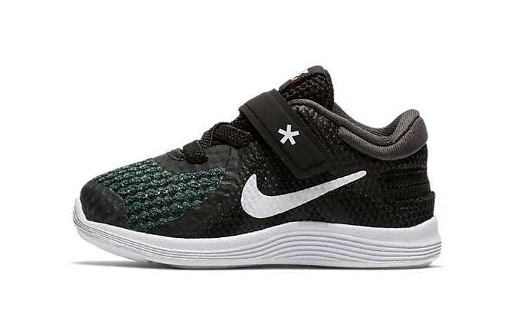 (Toddler) Nike Revolution 4 FlyEase 'Black White' AH7796-001