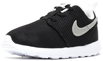 (TD) Nike Roshe One 'Hitam Perak Metalik' 749430-021 Lookbook (TD) Nike Roshe One 'Hitam Perak Metalik' 749430-021