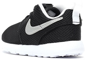 (TD) Nike Roshe One 'Hitam Perak Metalik' 749430-021 Purchase (TD) Nike Roshe One 'Hitam Perak Metalik' 749430-021