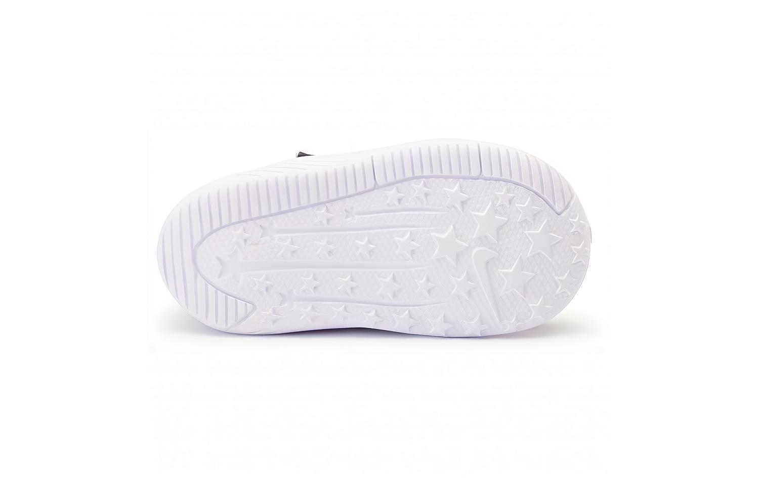 Shop 嬰幼 Nike Star Runner 低筒 跑步鞋 黑白