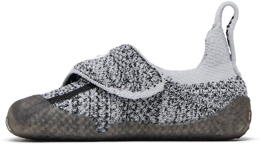 (TD) Nike Swoosh 1 'Hitam Wolf Grey' FB3244-001 Lookbook (TD) Nike Swoosh 1 'Hitam Wolf Grey' FB3244-001