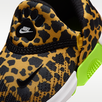 Sizing (TD) Nike Swoosh Go Oro Università/Bolt/Bianco/Nero IV5719-700