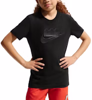 (Toddler) Nike x LEGO Kids Graphic Print Lightweight Crewneck T-Shirt Collection Short Sleeve IO1960-010 (Toddler) Nike x LEGO Kids Graphic Print Lightweight Crewneck T-Shirt Collection Short Sleeve IO1960-010
