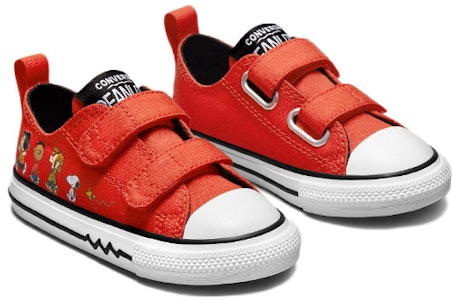 (TD) Converse Chuck Taylor All Star 2V x Peanuts 'Merah Putih Hitam' A01870C Lookbook (TD) Converse Chuck Taylor All Star 2V x Peanuts 'Merah Putih Hitam' A01870C