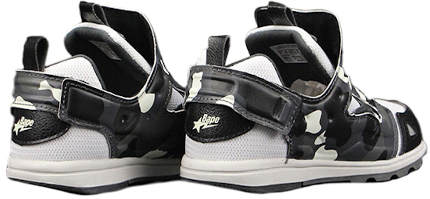 (TD) Reebok BAPE x Insta PUMP Fury Night Light Sepatu Anak Hitam/Putih BD4403 Lookbook (TD) Reebok BAPE x Insta PUMP Fury Night Light Sepatu Anak Hitam/Putih BD4403