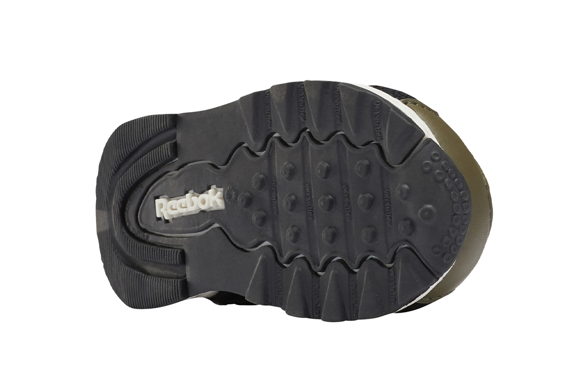 Details for (TD) Reebok Versa Pump Fury Mu Chaussures de Running Noires FV7440