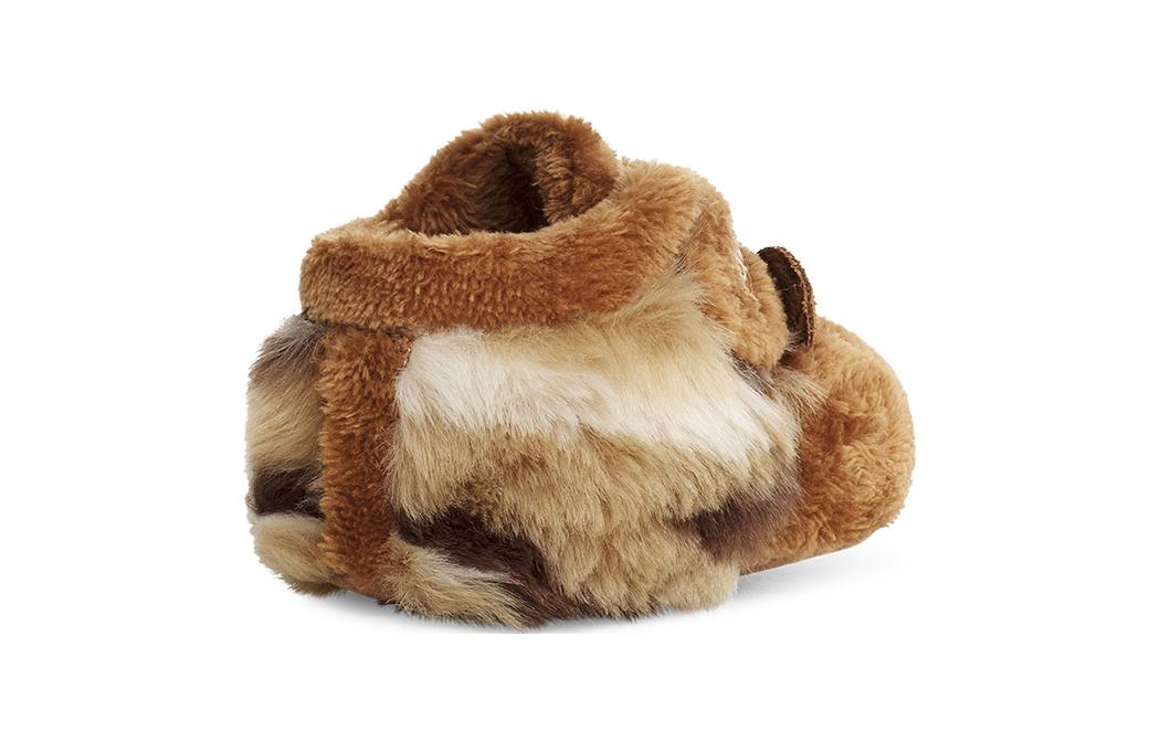 Shop (TD) UGG Bixbee Beer Stuffie ''Chestnut'' Sloffen. 1130375I-CHE