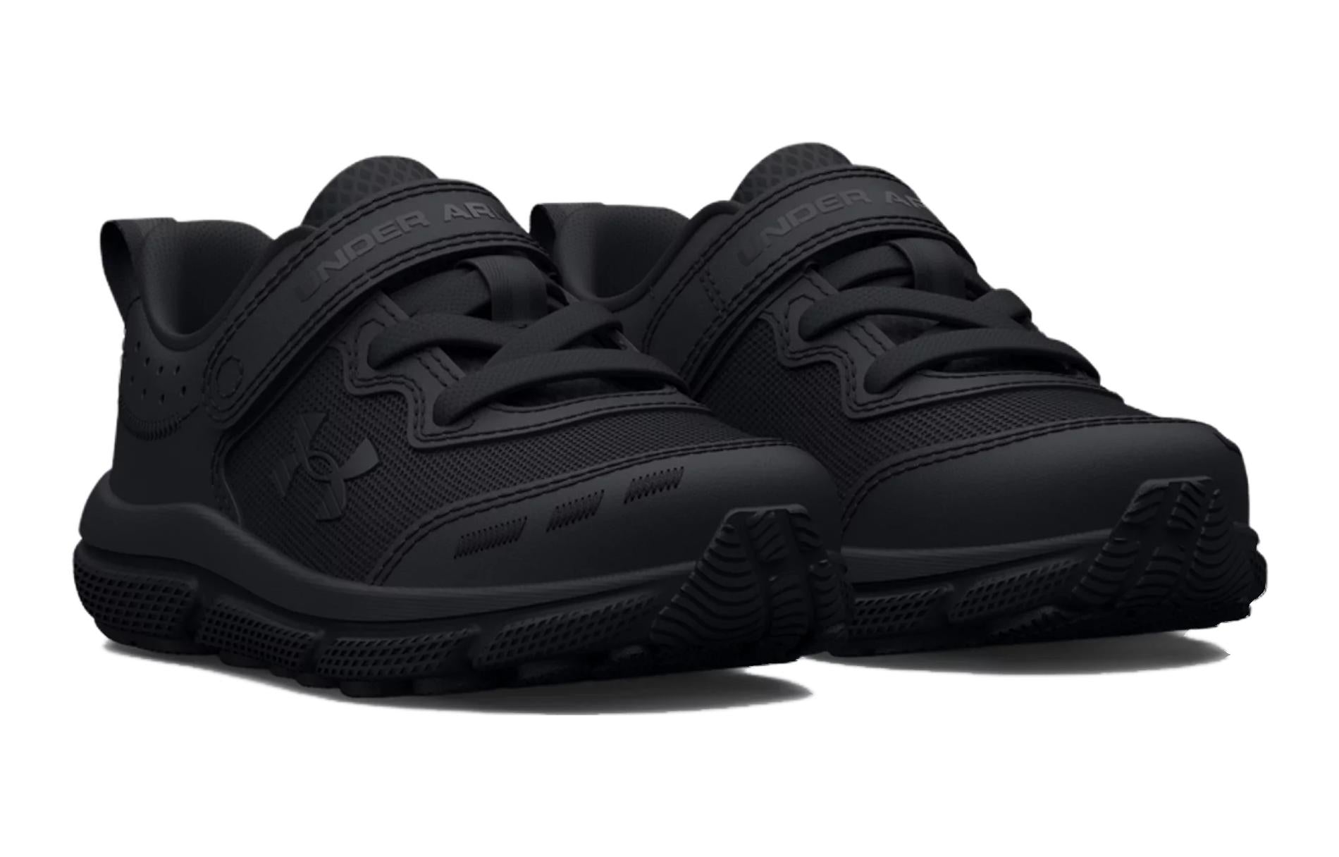 Lookbook (TD) Under Armour Assert 10 AC ''Totalmente Nero'' 3026184-002