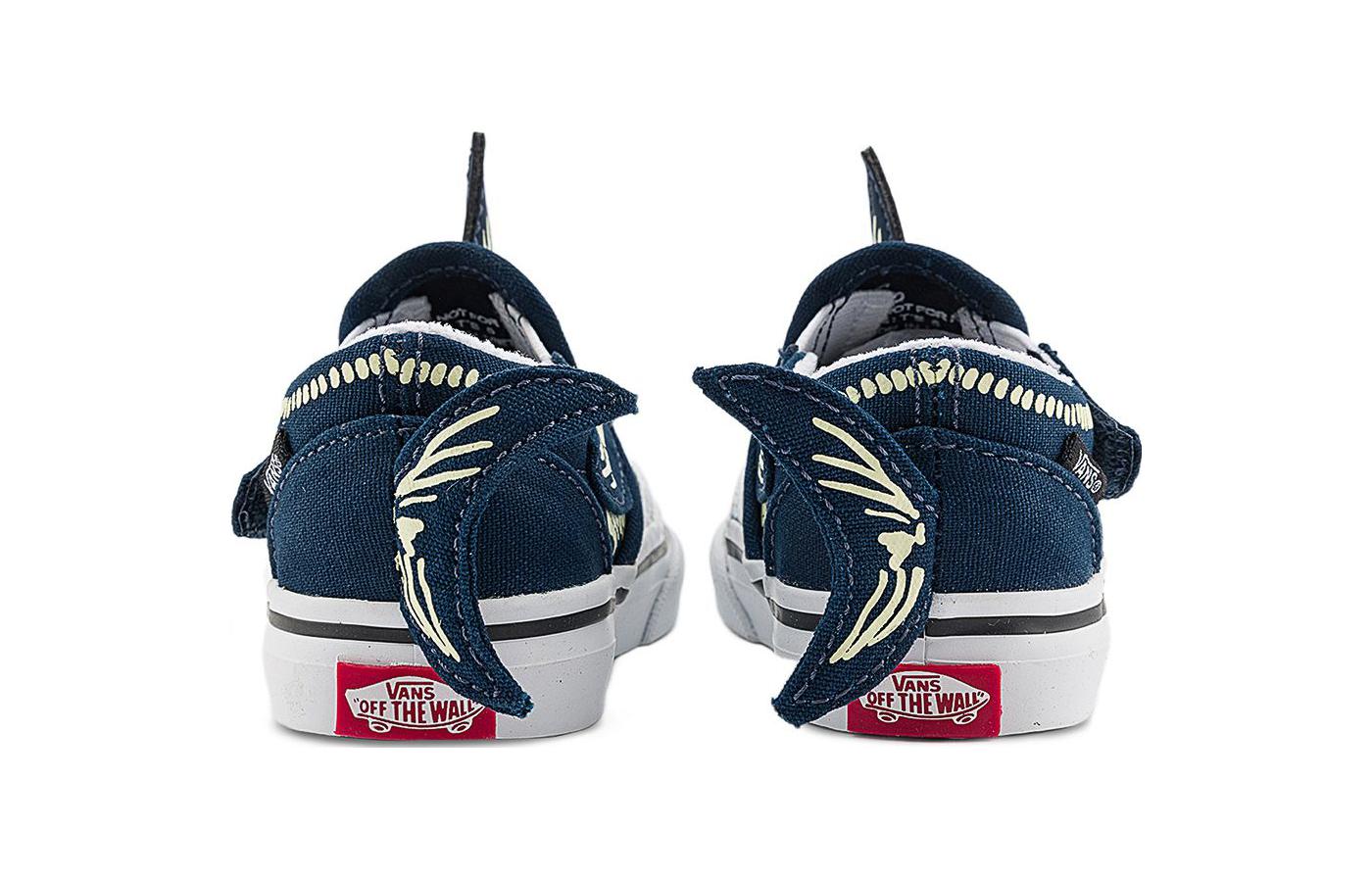 Shop （幼童）Vans 無帶 V '鯊魚夜光' VN0A7Q4ZBER