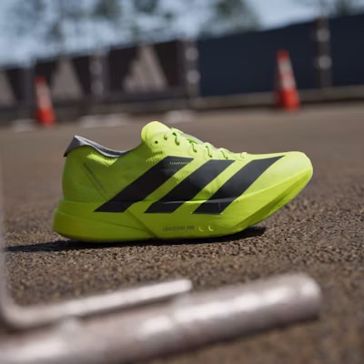 (W) 阿迪达斯 Adizero Adios Pro 4 女款跑鞋 JR6362 Lookbook (W) 阿迪达斯 Adizero Adios Pro 4 女款跑鞋 JR6362