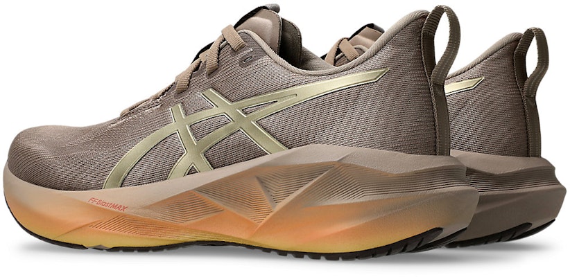 (Women) ASICS Novablast 5 'Luxe' 1012B815-020 Lookbook (Women) ASICS Novablast 5 'Luxe' 1012B815-020