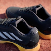 (W) Sepatu Tenis Avacourt 2 Clay IF6534 1