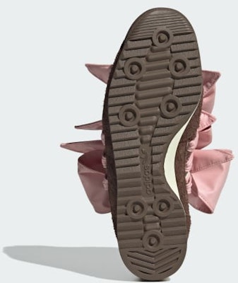 (W) Caroline HU SL 72 OG JQ4290 Lookbook (W) Caroline HU SL 72 OG JQ4290