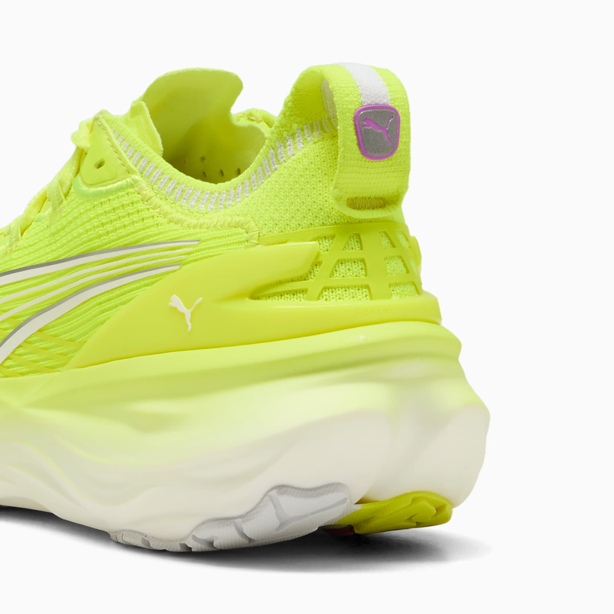 Lookbook (W) Sepatu Lari ForeverRun Nitro 2 310471-03