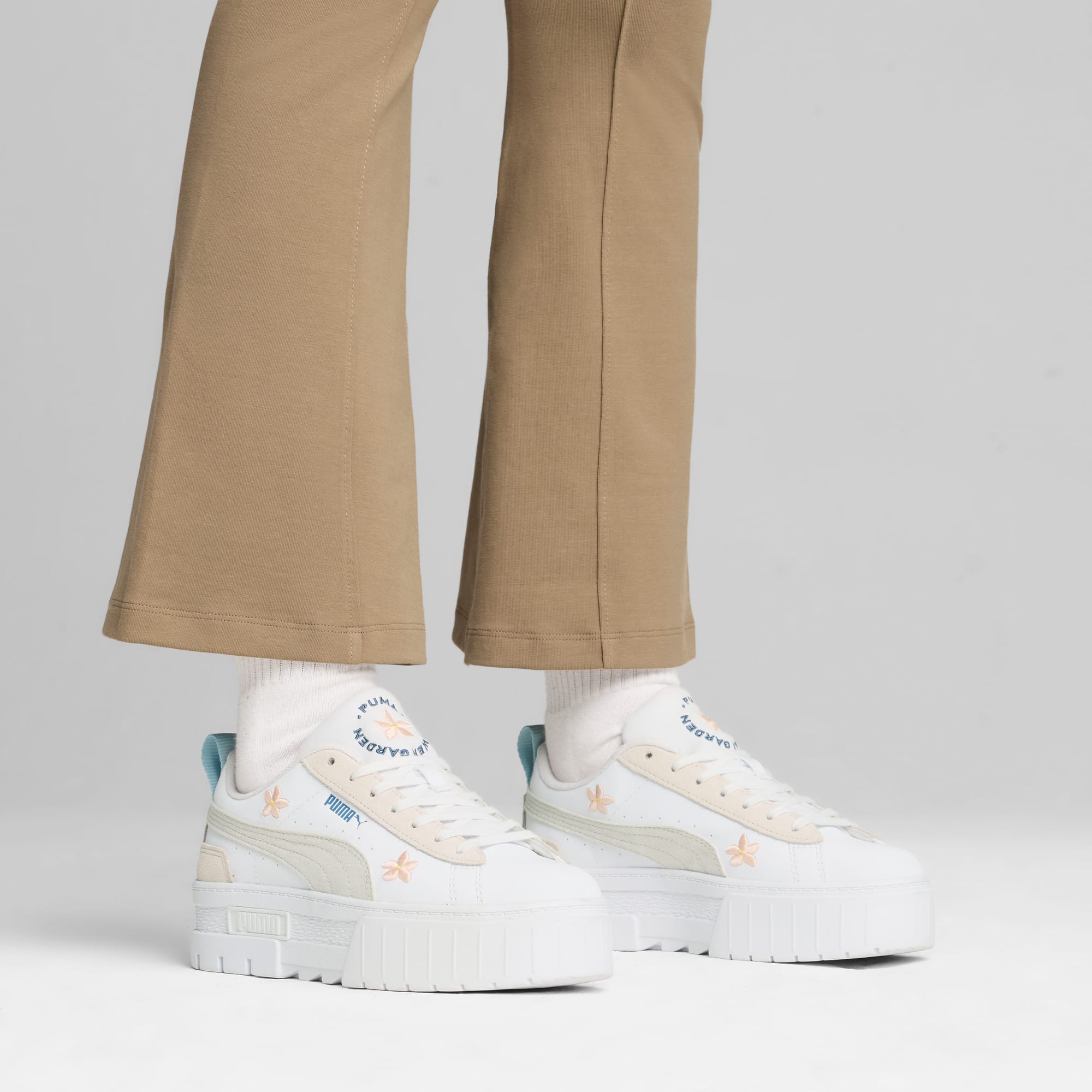 Order (W) 메이즈 자수 스니커즈 399674-02