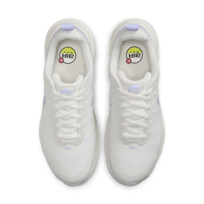 Shop 女款 耐克 Air Max Nua Axis SE HV7000-121