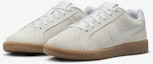 Purchase (W) Nike Court Royale Suede untuk Wanita 916795-001