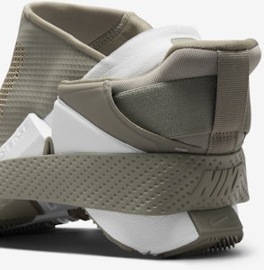 (N) ナイキ ゴー フライイーズ DR5540-300 2