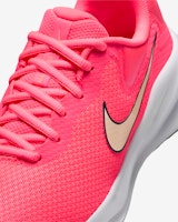 Sizing (W) Nike Revolution 7 ''Hot Punch Dark Raisin Crimson Tint'' Scarpe Running FB2208-602