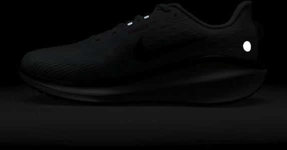 ナイキ ウィメンズ ヴォメロ 17 FB8502-402 4