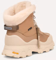 Shop (W) UGG Adirondack Meridian 登山靴 1169032