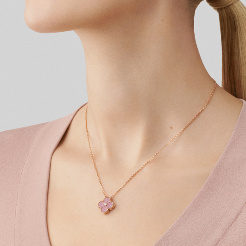 Cheap (W) Kalung Wanita Van Cleef & Arpels Alhambra Rose Gold Empat Daun 2021 Edisi Terbatas VCARP7TD00