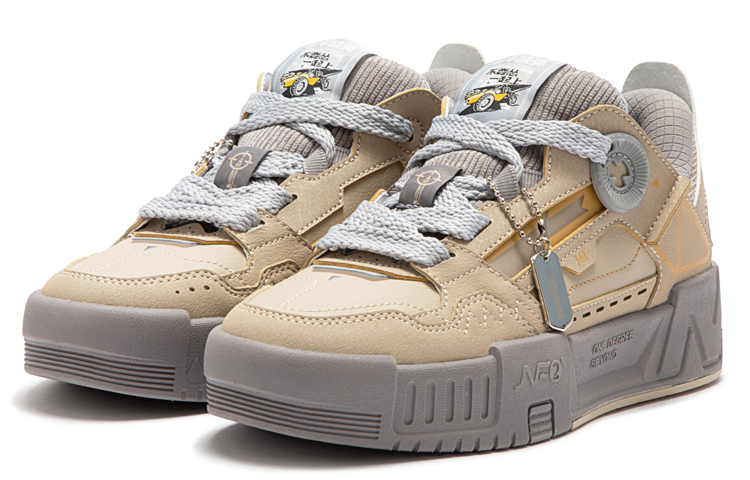 Lookbook (Women) 361° 和平精英 x Low 'Wheat Brown Charm' 682336628-3