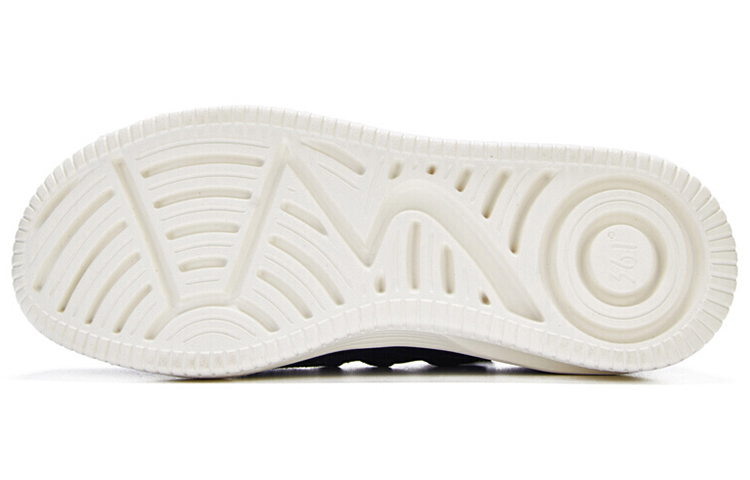 Shop (W) 361度时尚低帮'黑白' 681936609-4