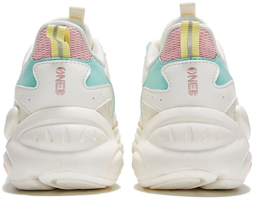 (W) 361° 时尚低帮板鞋 '白粉色' 682016789-1 Lookbook (W) 361° 时尚低帮板鞋 '白粉色' 682016789-1