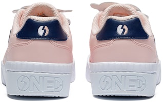 (W) 361° 小小兵聯名復古休閒鞋 '鹽粉色' 682016610-2 Lookbook (W) 361° 小小兵聯名復古休閒鞋 '鹽粉色' 682016610-2