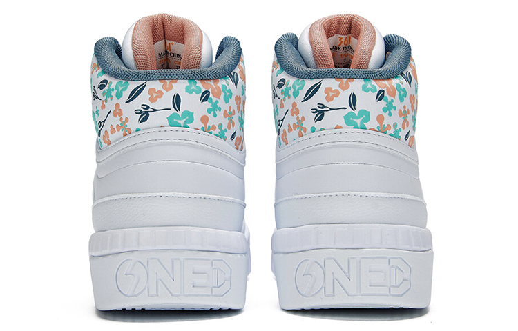 Lookbook (W) 361° 复古中帮篮球鞋 '白色' 581946621-4