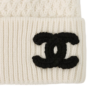 (Women) 【23B New】 CHANEL Logo Knit Beanie White. AA9338-B13721-10800 Details for (Women) 【23B New】 CHANEL Logo Knit Beanie White. AA9338-B13721-10800