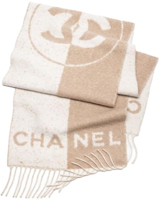 (W) 【全新24K】CHANEL 羊毛圍巾 米白雙色設計附Logo AAA494B18269NZY24 Lookbook (W) 【全新24K】CHANEL 羊毛圍巾 米白雙色設計附Logo AAA494B18269NZY24