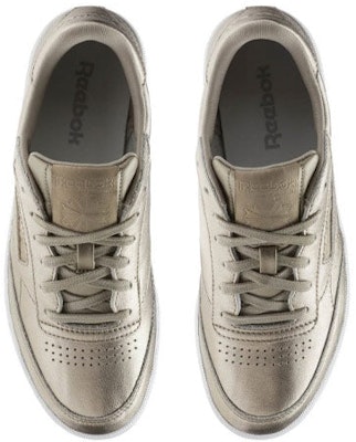 (W) Reebok Club C 85 'Melted Metal' Wanita Emas Berkilau BS7901 Lookbook (W) Reebok Club C 85 'Melted Metal' Wanita Emas Berkilau BS7901
