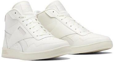 (W) Reebok Club High Top 'Chalk Porcelain Pink' dalam warna Merah Jambu Porcelain. GZ4992 Lookbook (W) Reebok Club High Top 'Chalk Porcelain Pink' dalam warna Merah Jambu Porcelain. GZ4992