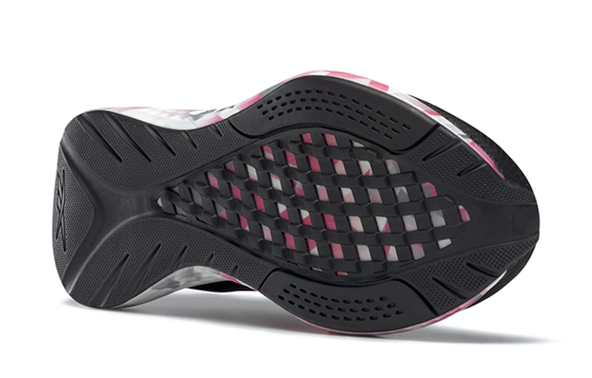 Details for (W) Reebok Flashfilm 3 ''Schwarz Stolz Rosa'' FU8747