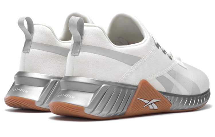 Shop (W) Reebok Flashfilm Train 2 ''Argent Métallique Craie'' GZ8257