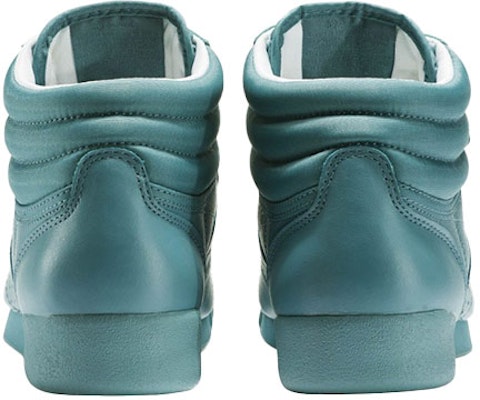 (W) Reebok Freestyle Hi CB Wanita Sneakers BS7860 Shop (W) Reebok Freestyle Hi CB Wanita Sneakers BS7860