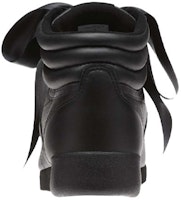 (W) 锐步自由高帮缎面蝴蝶结运动鞋 CM8904 Purchase (W) 锐步自由高帮缎面蝴蝶结运动鞋 CM8904