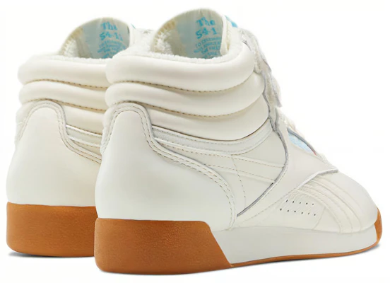 (W) Reebok Freestyle High ''40th Anniversary - Chalk Gum'' Damen Sneaker GX2789 Shop (W) Reebok Freestyle High ''40th Anniversary - Chalk Gum'' Damen Sneaker GX2789