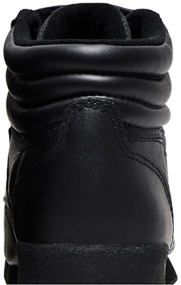 (W) 锐步自由高帮“全黑” 2240 Sizing (W) 锐步自由高帮“全黑” 2240