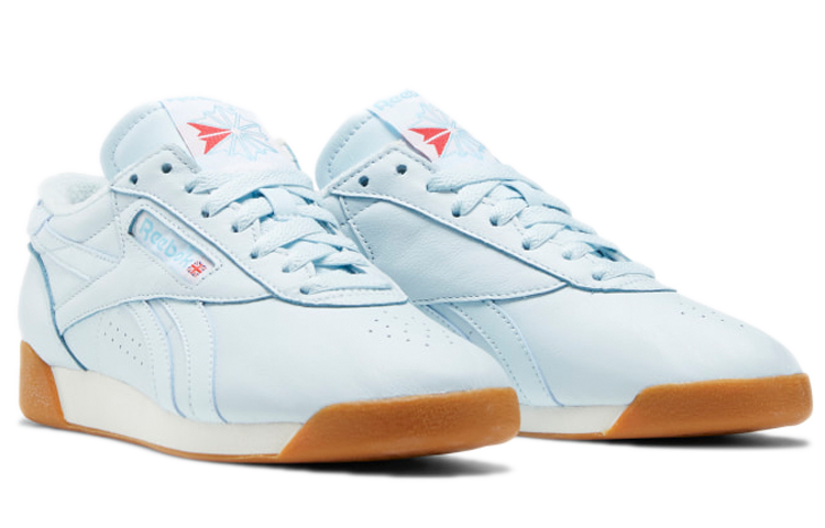 Lookbook (W) Reebok Freestyle Low "40e Anniversaire - Bleu Verre Gomme" GX2794