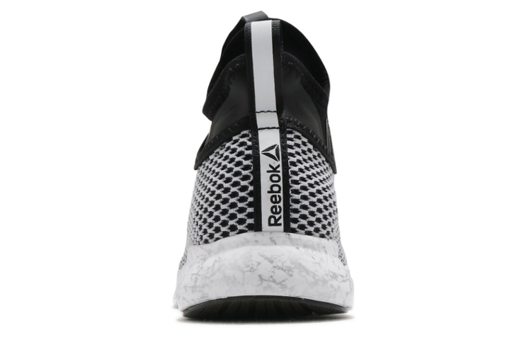 Shop （女）Reebok Pump Plus Night '黑銀' BS8572
