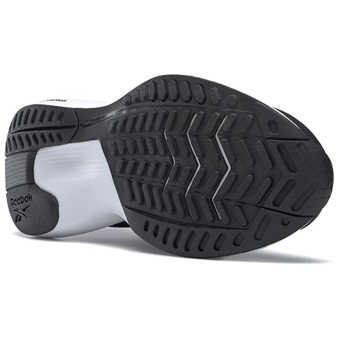 Details for (W) Reebok Runner 5 ''Zwart Twisted Coral'' FX1817